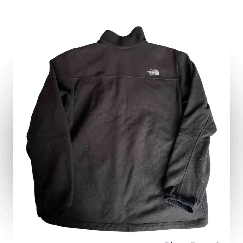 The North Face Men’s Black Fleece Zip-up
